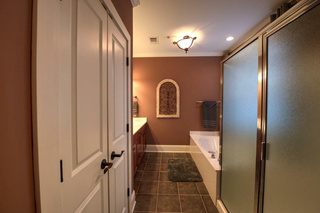 The Village Condo غرينسبورو المظهر الخارجي الصورة